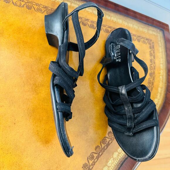 Munro American Comfort Fit Black Slip On Stretch Sandal Podiatrist Choice Sz 9 M - Picture 8 of 10